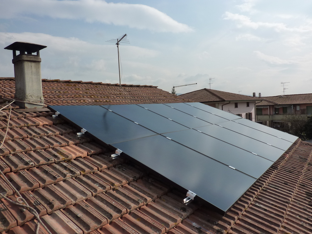 Anyenergia S.r.l. realizzazione impianto fotovoltaico per la produzione di energia pulita