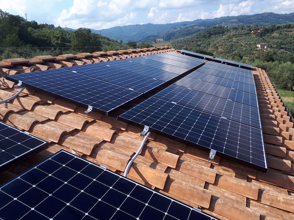 Anyenergia S.r.l. realizzazione impianto fotovoltaico per la produzione di energia pulita